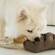 Load image into Gallery viewer, LAMBWOLF COLLECTIVE - RYE