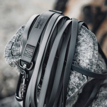 Load image into Gallery viewer, LAMBWOLF COLLECTIVE - NOMAD - ULTRA LIGHT LONG WATERPROOF LEASH - BLACK