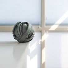 Load image into Gallery viewer, LAMBWOLF COLLECTIVE - NOMAD - ULTRA LIGHT LONG WATERPROOF LEASH - MOON