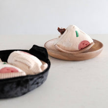 Load image into Gallery viewer, LAMBWOLF COLLECTIVE - DEEP DISH PIZZA