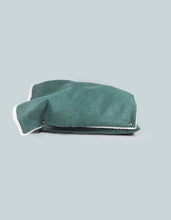 Load image into Gallery viewer, UNITED PETS - CANGAROO BED WITH REMOVABLE FUR-LINED BLANKET