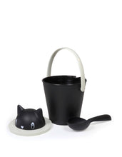 Load image into Gallery viewer, UNITED PETS - CRICK - ECO FRIENDLY CROQUETTE BUCKET WITH SCOOP