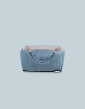 Load image into Gallery viewer, UNITED PETS - SOFT 2-IN-1 COLLAPSIBLE DOGHOUSE WITH PILLOW