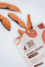 Load image into Gallery viewer, WILD N FRESH TREATS - FREEZE-DRIED SALMON