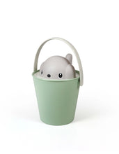Load image into Gallery viewer, UNITED PETS - CROCK - ECO-FRIENDLY CROQUETTE BUCKET WITH SCOOP