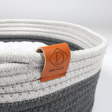 Load image into Gallery viewer, D&D - TAILOR CAT BASKET GREY/WHITE