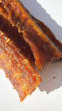 Load image into Gallery viewer, CANUMI - TWIN TREATS - SALMON SPINE
