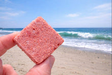 Load image into Gallery viewer, FUR MONSTER GOODIES - FREEZE DRIED ORGANIC EGG &amp; GOAT KEFIR - ORGANIC STRAWBERRY
