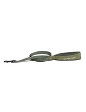 Load image into Gallery viewer, UNITED PETS - LEASH WITH PADDED HANDLE - GREEN
