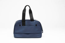 Load image into Gallery viewer, UNITED PETS - GUMI - WATERPROOF DOG CARRIER
