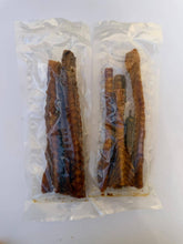 Load image into Gallery viewer, CANUMI - TWIN TREATS - SALMON SPINE
