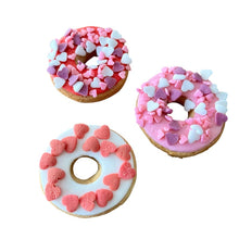 Load image into Gallery viewer, DOLCI IMPRONTE - TRAY OF 15 MINI DONUTS WITH HEARTS
