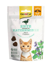 Load image into Gallery viewer, GIM CAT - CRUNCHY DUCK WITH CATNIP SNACK
