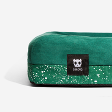 Load image into Gallery viewer, ZEE.DOG - GREEN BED COVER
